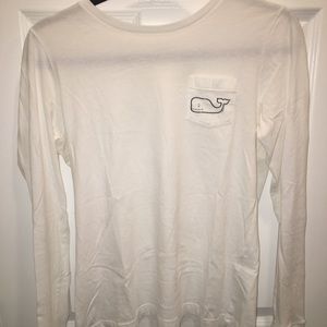 Vineyard Vines long sleeved Tee🐳💙size Small